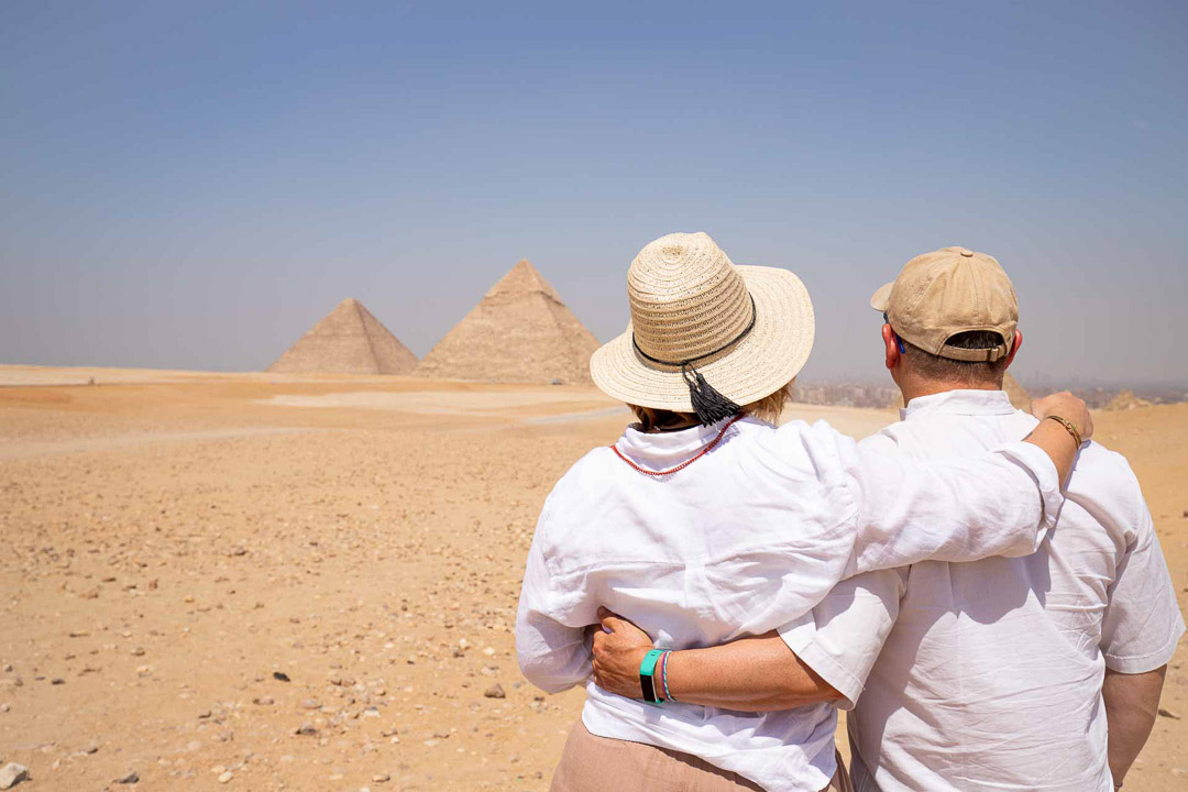 Ven a descubrir Egipto en un increíble viaje en grupo. Recorreremos el Nilo en busca de grandes historias en Luxor, Abu Simbel, El Cairo y las Piramides.